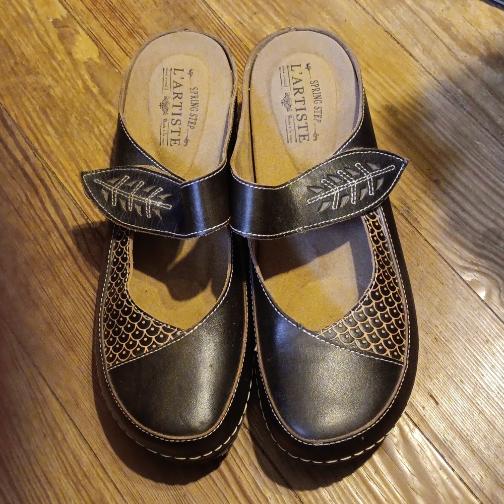 L’ Artiste by Spring Step Romulus  Clog